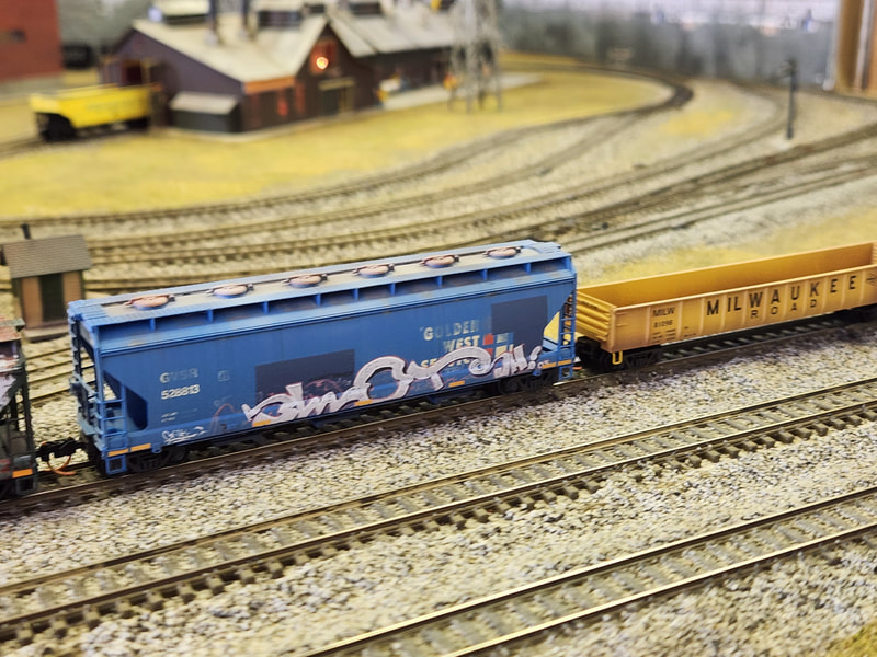 New Mexico Railrunners layout photo